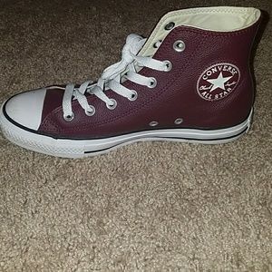 Worn once unisex converse maroon mens 6 women's 8